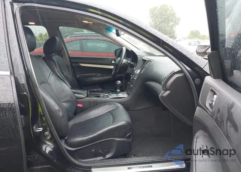 2015 Infiniti Q40 z USA, uszkodzony, nr VIN JN1CV6AR3FM524164